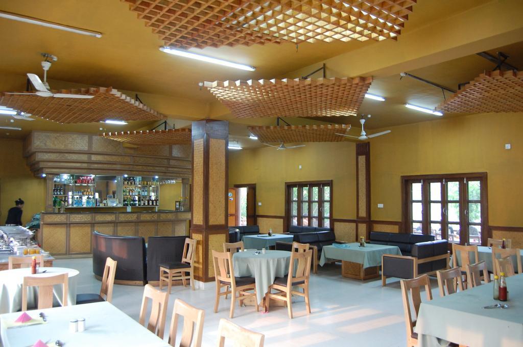 Hotel Parkland Sauraha Zewnętrze zdjęcie